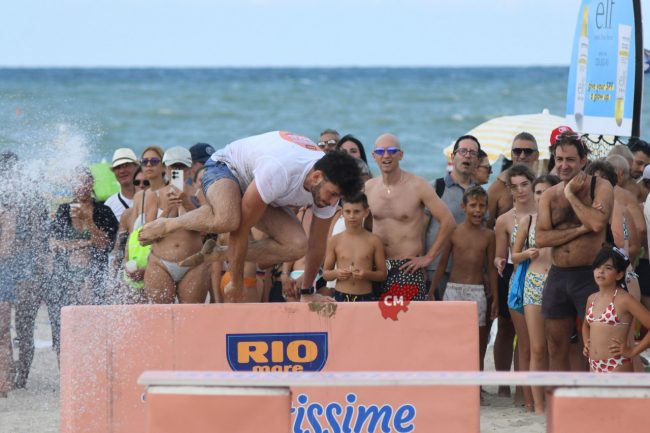 vertical-summer-tour-2024-spiaggia-lungomare-centro-civitanova-FDM-8-650x433
