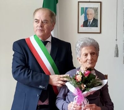 Il-centenario-di-Licia-Formentini-il-Sindaco-Stefano-Burocchi-e-Licia-Formentini-e1724160545537