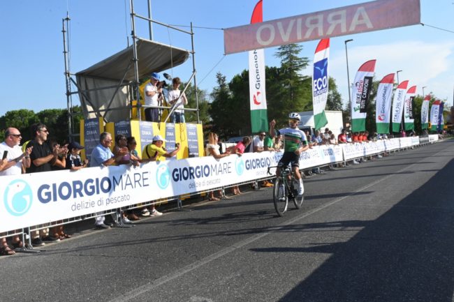 Papa-Elio-Gran-Premio-GiorgioMare-26082024-arrivo-Zoco-650x433