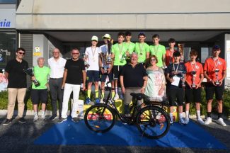 Papa-Elio-Gran-Premio-GiorgioMare-26082024-premiazione-325x216
