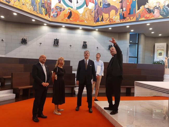 Visita-ambasciatore-4-650x488