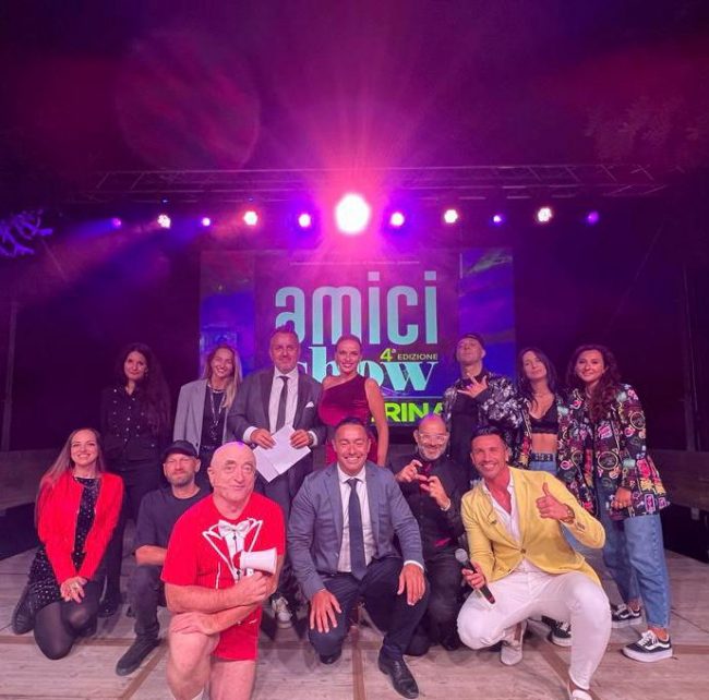 amici-show1-650x642