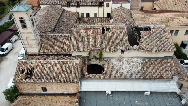 crollo-Chiesa-del-Santissimo-Crocifisso-di-Tolentino-4-650x366
