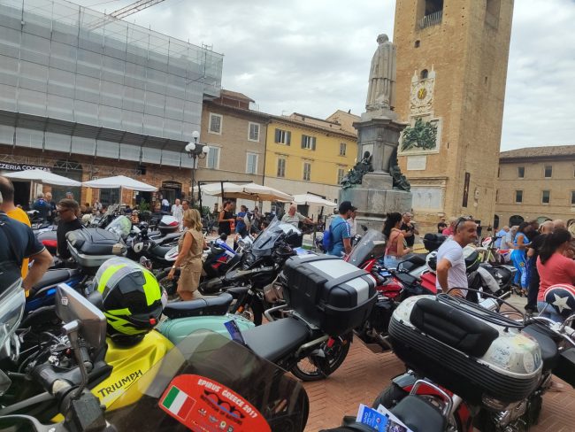 motoraduno-della-papera-uncini-recanati2-650x488