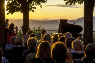 pianoforte-al-tramonto1-325x217