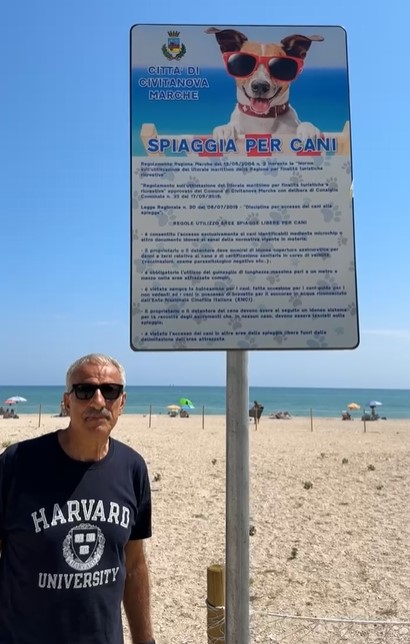 Giulio Silenzi all'area cani del lungomare sud