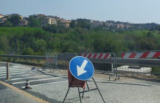 Area-della-strada-franata-2-via-mattei-325x209