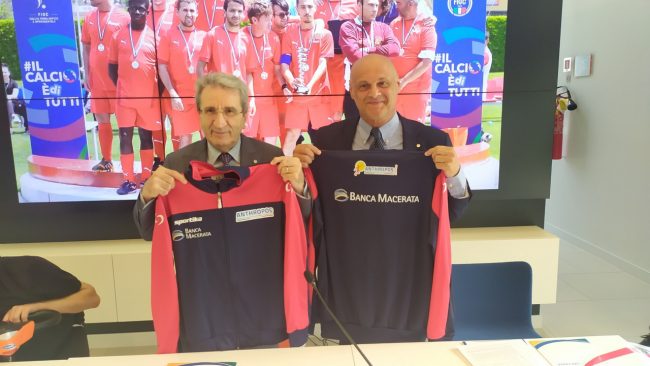 Da-sx-Cavallini-e-Guardiani
