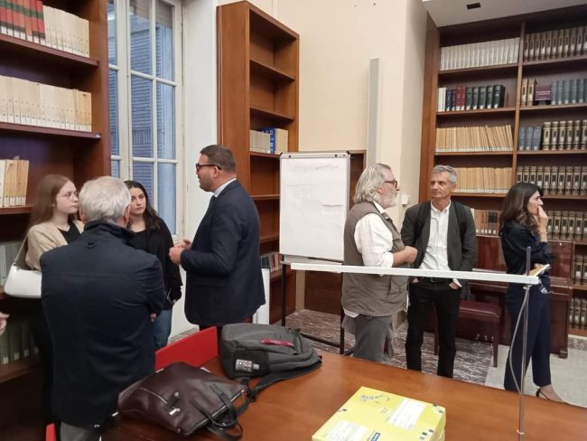 Prof-Meda-con-studenti