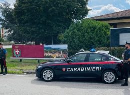 Non si ferma all’alt dei carabinieri,  scatta l’inseguimento: denunciato
