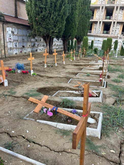 cimitero-macerata-degrado1_censored-488x650