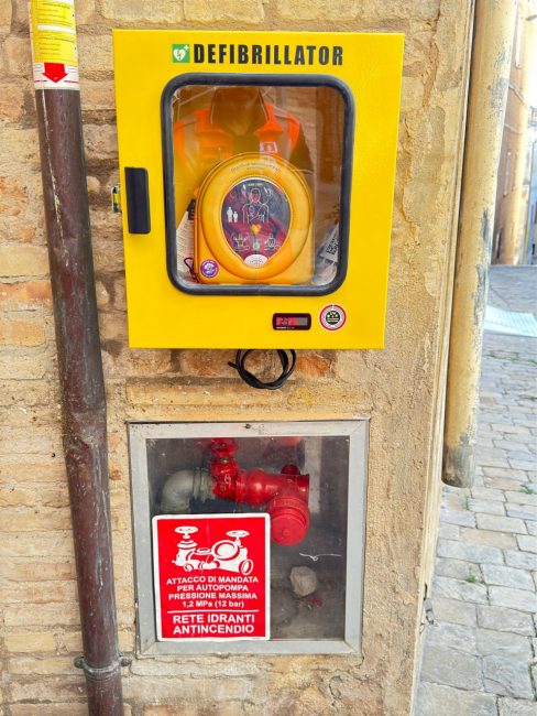 defibrillatore-civitanova-alta-1-488x650