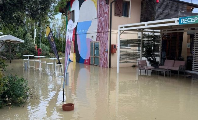 evacuazione-natural-village-maltempo-3-e1726732338411-650x393