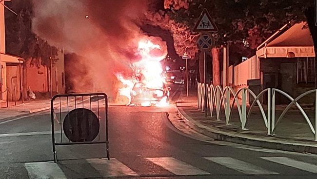 incendio-auto-chiesanuova-2-650x367