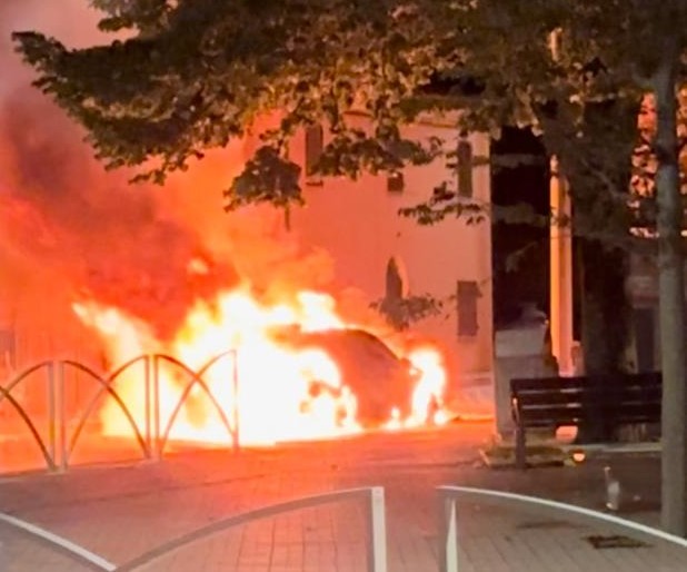 incendio-auto-chiesanuova-5