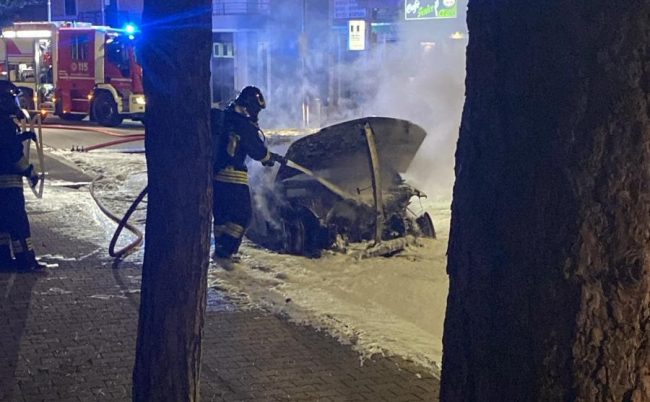 incendio-auto-chiesanuova-7-650x402