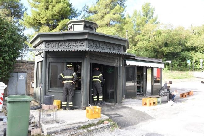 incendio-cimitero1_censored-650x433