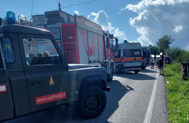 incidente-san-girio-auto-ribaltata-4-650x424