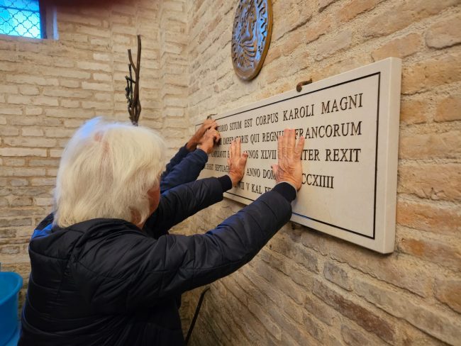 lapide-carlo-magno