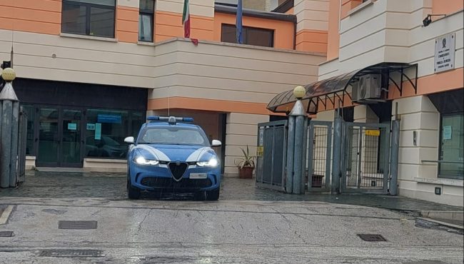polizia-civitanova-commissariato-archivio-arkiv1