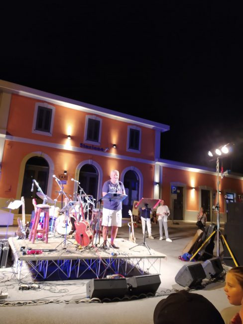 ribelli-dentro-carlucci-piazzale-stazione-civitanova-1-488x650