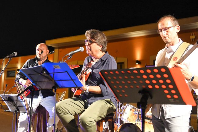 ribelli-dentro-piazzale-stazione-carlucci-civitanova-FDM-3-650x433