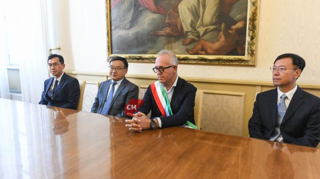 visita-ambasciatore-cinese-in-comune-ciarapica-civitanova-FDM-4-650x364