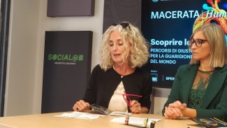 A-sinistra-Simona-Antolini