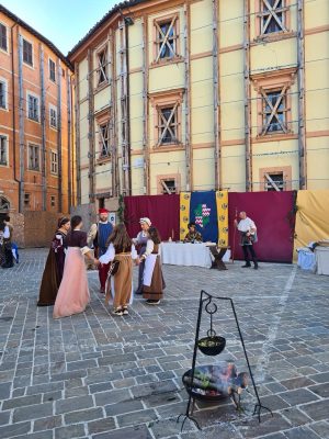 Caccia-ai-tesori-2-camerino-300x400