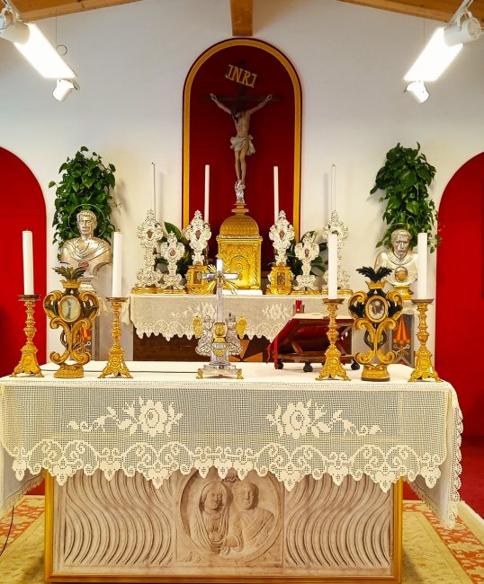 Chiesa-di-San-CATERVO-interno-con-Reliquie-
