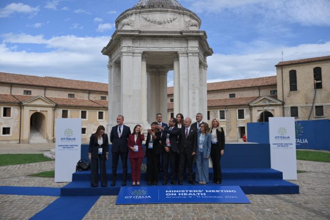 G7-foto_famiglia-1-650x433