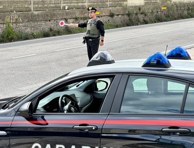 carabinieri-controlli-archivio-arkiv-e1728631892956-650x496