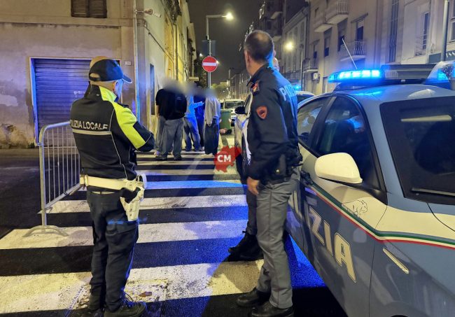 controlli-interforze-discoteca-donoma-corso-garibaldi-civitanova-FDM-17-650x453