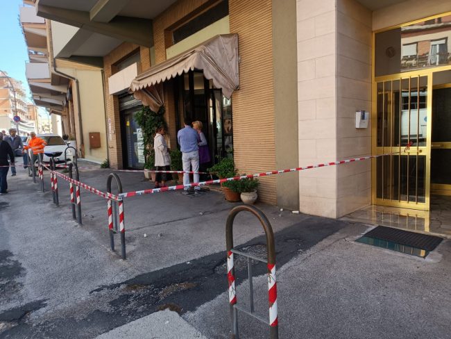 crolli-balcone-via-roma4_censored-650x488