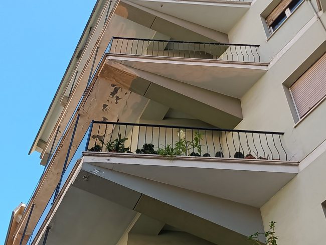crolli-balcone-via-roma6-650x488