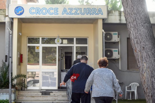 sgombero-ex-sede-croce-azzurra-via-argentina-porto-recanati-FDM-1-650x433