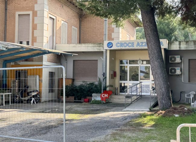 sgombero-ex-sede-croce-azzurra-via-argentina-porto-recanati-FDM-4-650x471