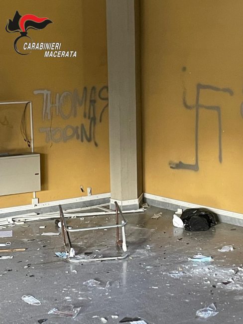 vandali-scuola-matelica-2-488x650