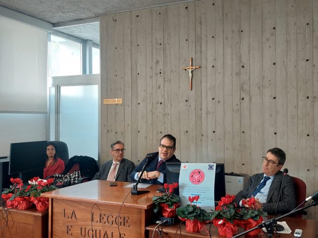 1-Da-destra-il-Procuratore-Giovanni-Narbone-il-Presidente-Cpo-Marco-Cecconi-e-il-Presidente-dell-Ordine-Paolo-Parisella-650x488