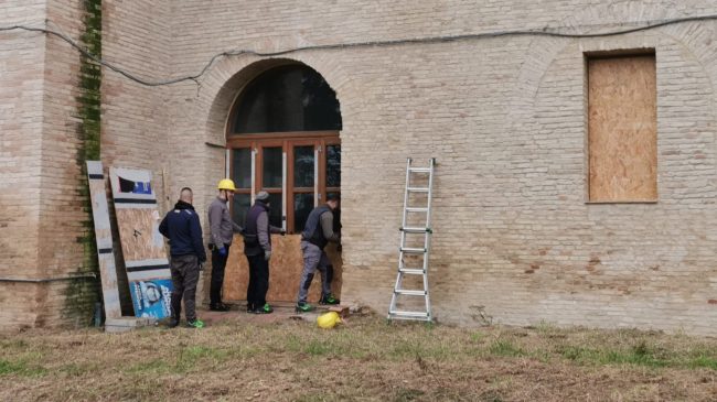 Sgombero-Convitto-operai-2-650x365