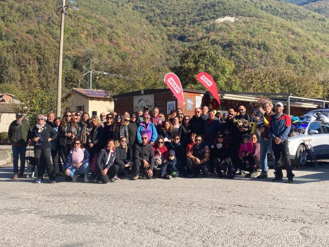 il-gruppo-in-passeggiata-a-Ussita