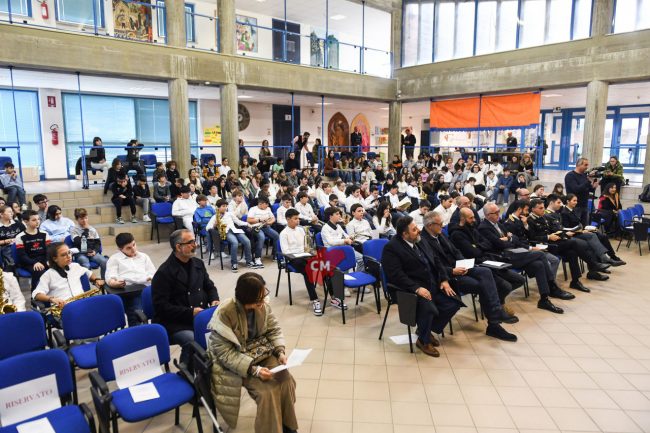 inaugurazione-indirizzo-musicale-scuola-mestica-civitanova-FDM-2-650x433
