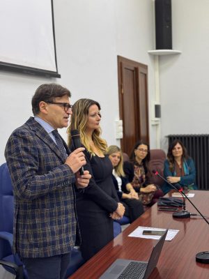 incontro-pres.-Latini-liceo-Galilei-Mc-2-300x400