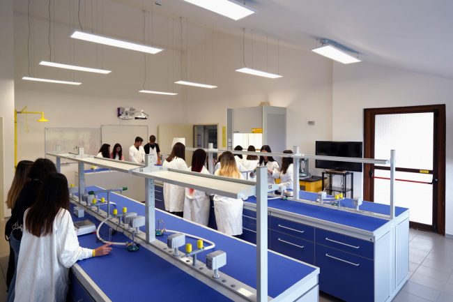 lab-chimica-1-650x433