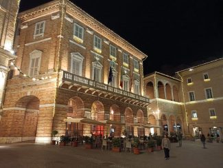 piazza libertà macerata luci natale (2)