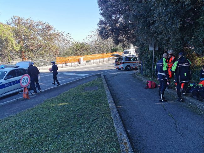 salvataggio-cimitero-macerata-polizia-locale-3-650x488