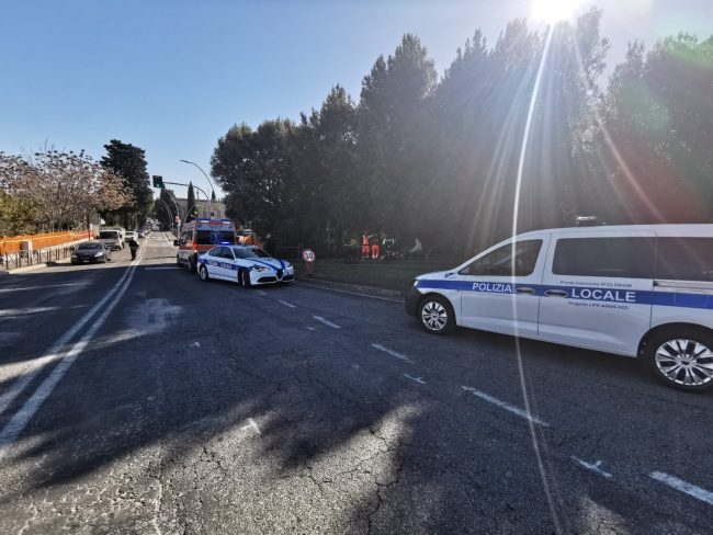 salvataggio-cimitero-macerata-polizia-locale-4-650x488