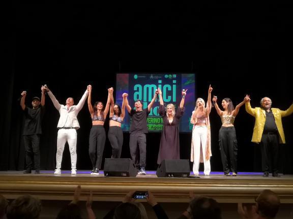 Amici-show-foto-darchivio