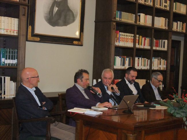 foto-3-presentaz.-libro-Adornato-650x488
