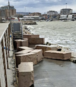 porto-massi-spostati-4-e1735056571887-325x372